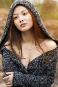 何莉莉